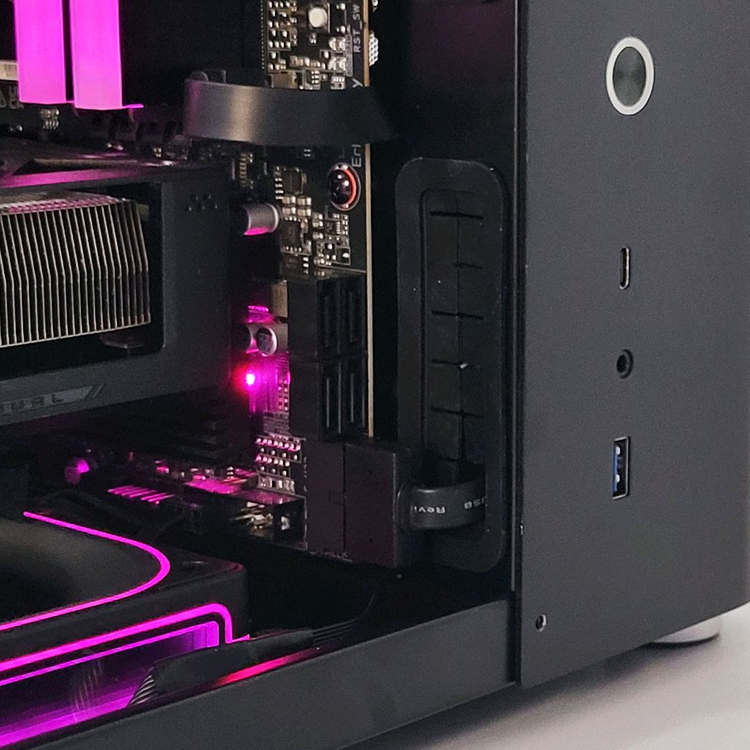 9800X3D 4070SUPER 붉은사막 배그 게이밍 컴퓨터 본체 이미지