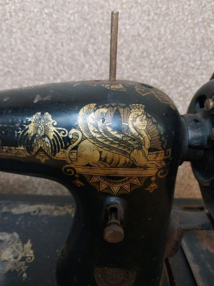 골동품 인테리어 100년 넘은 미싱 이미지