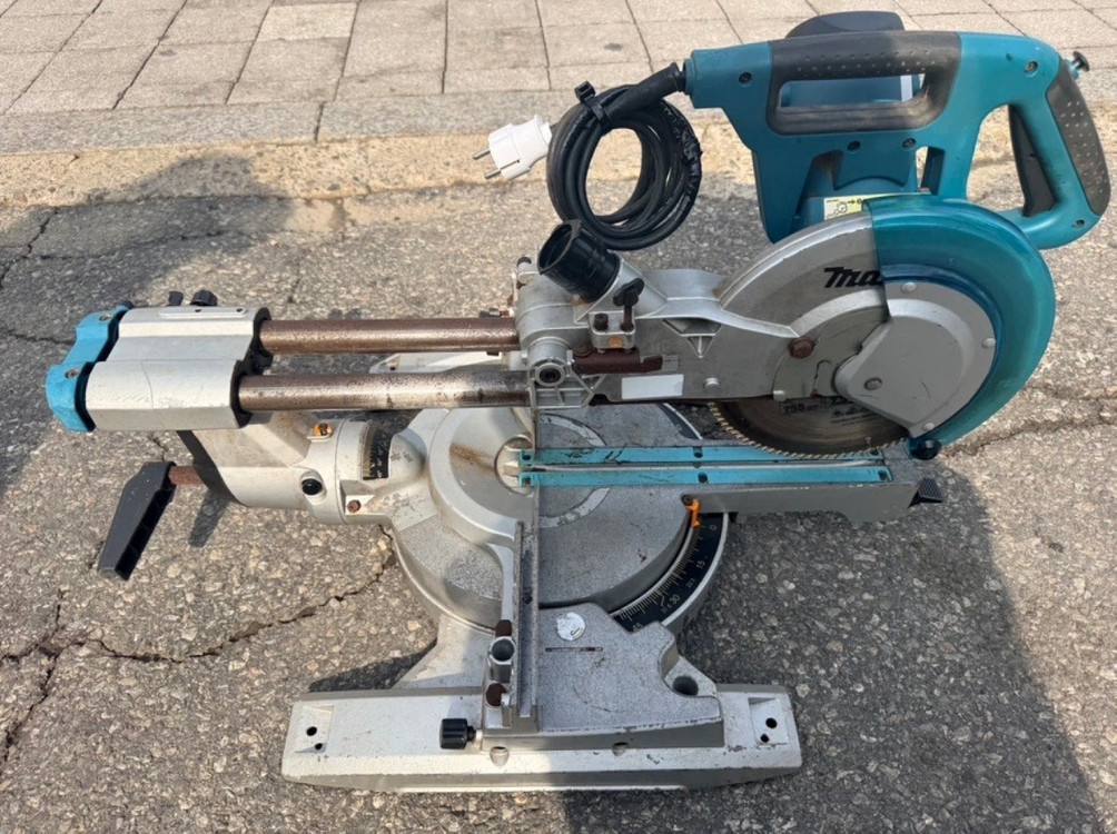 마끼다 슬라이드 각도절단기 LS1018L 이미지