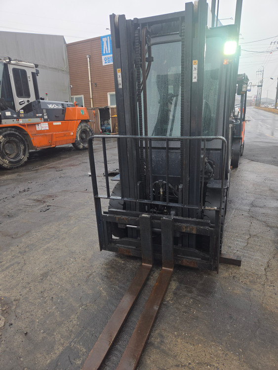 중고지게차 2톤 사이드쉬프트 이미지