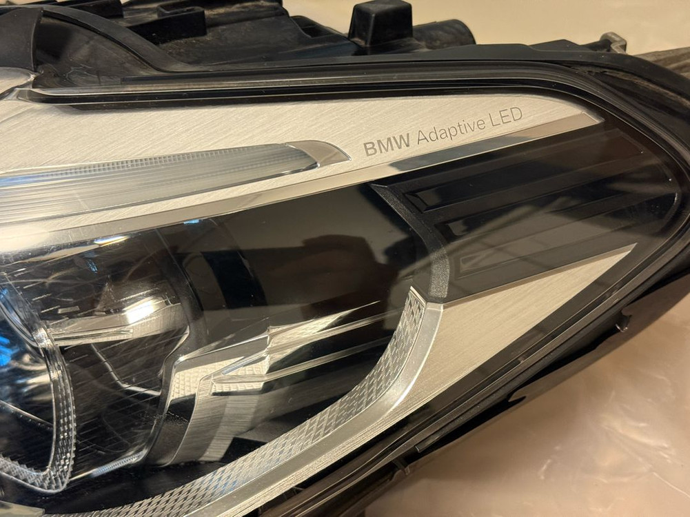 BMW G30 540i 헤드라이트 (운전석) 어댑티브 LED 이미지