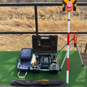 보쉬 GRL 300 HVG 레이저 레벨기 풀세트 이미지