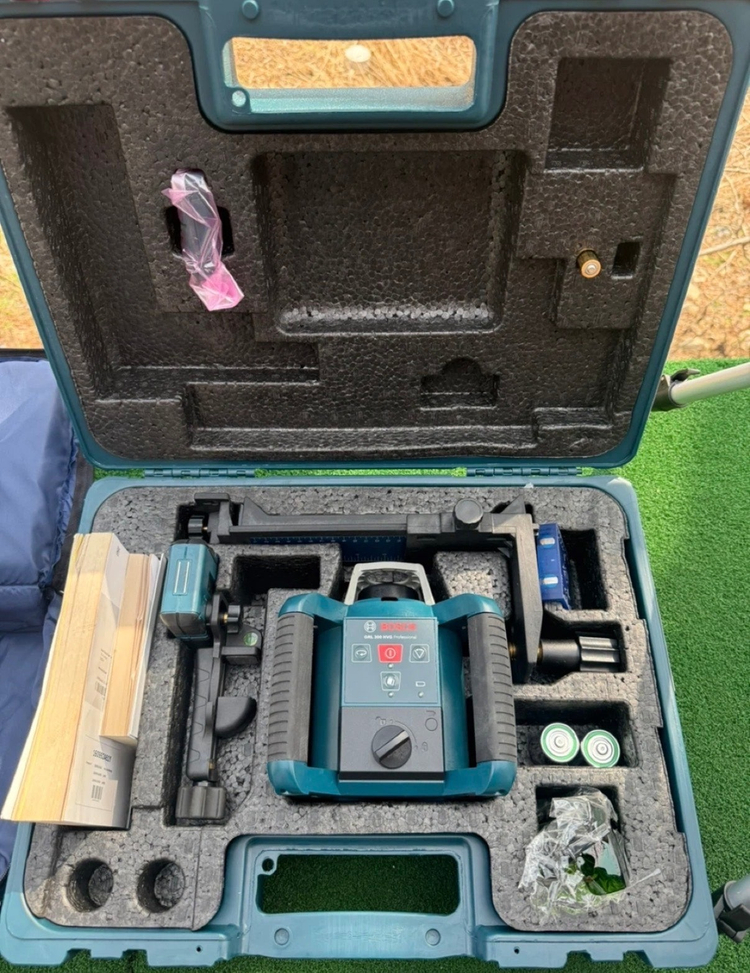 보쉬 GRL 300 HVG 레이저 레벨기 풀세트 이미지