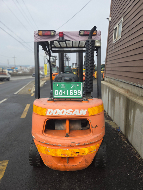 중고지게차 2.5톤 이미지