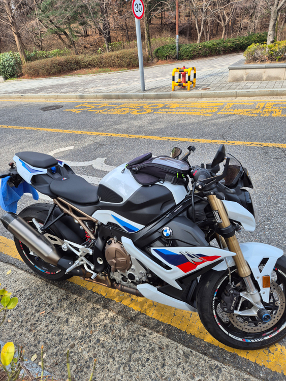 2022년 BMW S1000 R M 패키지 팝니다. (상태 매우 좋음)--6