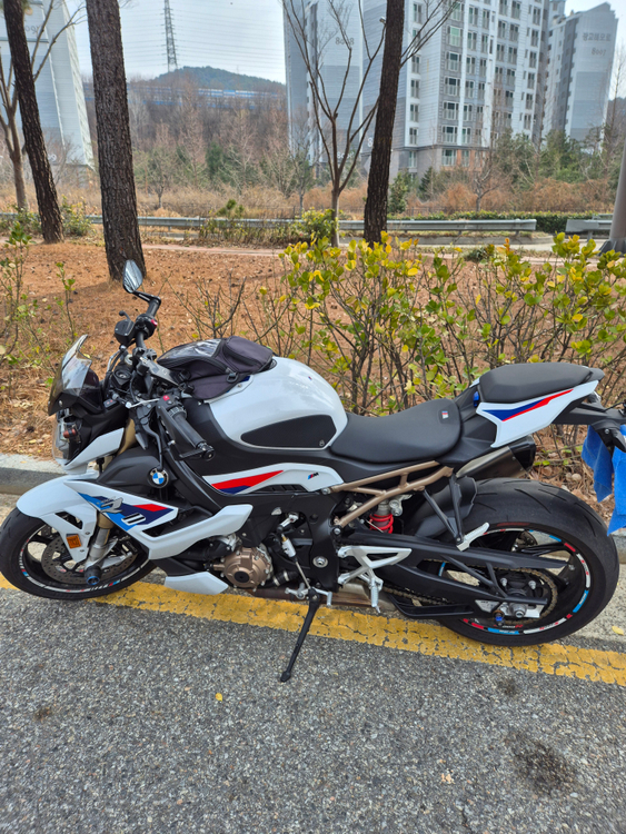 2022년 BMW S1000 R M 패키지 팝니다. (상태 매우 좋음)--8