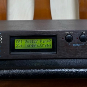 [이뮤] E-MU Vintage Keys 디지털 신디사이저랙 이미지