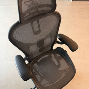 허먼밀러 의자 판매합니다 이미지