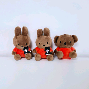 검은 고양이를 든 태닝 미피 멜라니 보리스 인형 가방고리 키링 볼체인 이미지