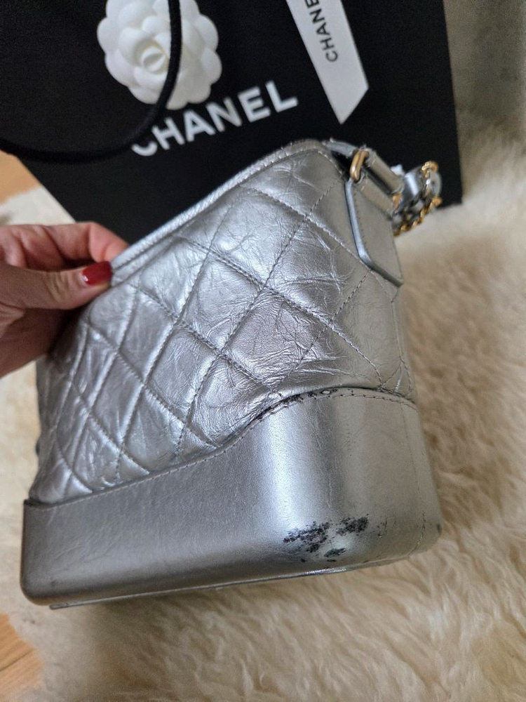 샤넬 가브리엘 호보 스몰 실버 24번대, 전체적인 사용감 많음(사진 참고) 이미지