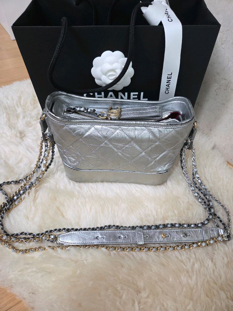 샤넬 가브리엘 호보 스몰 실버 24번대, 전체적인 사용감 많음(사진 참고) 이미지