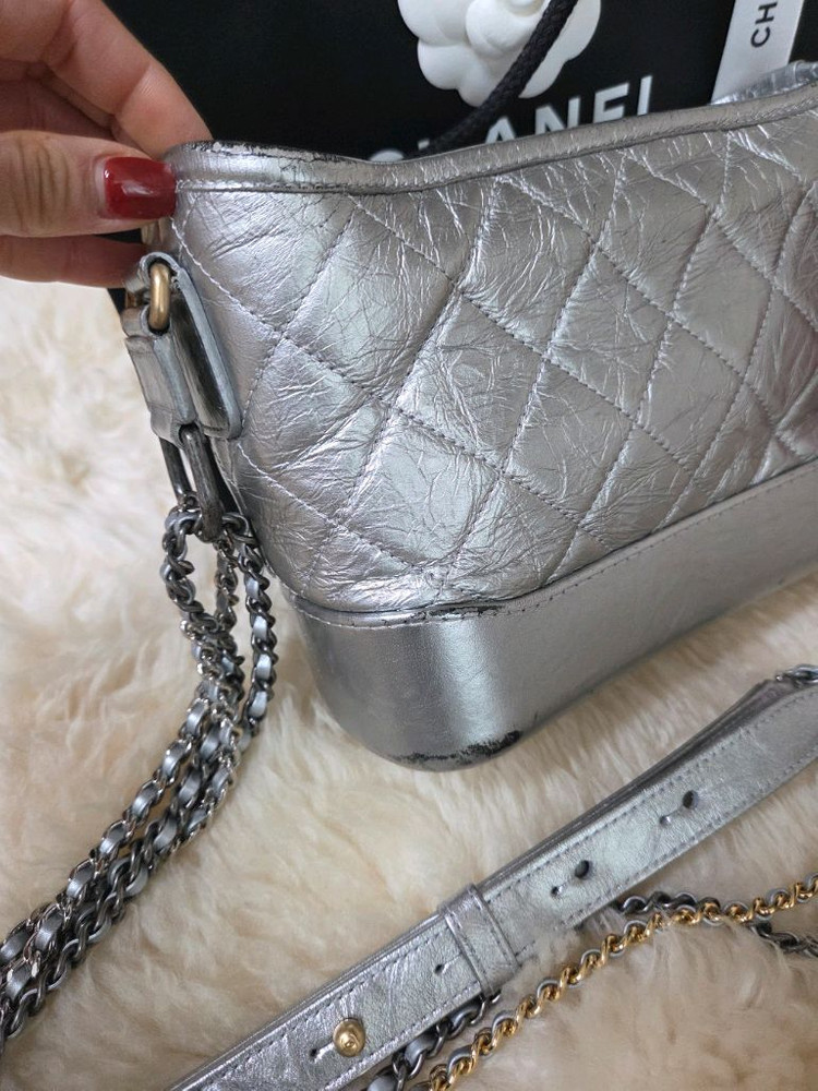 샤넬 가브리엘 호보 스몰 실버 24번대, 전체적인 사용감 많음(사진 참고) 이미지