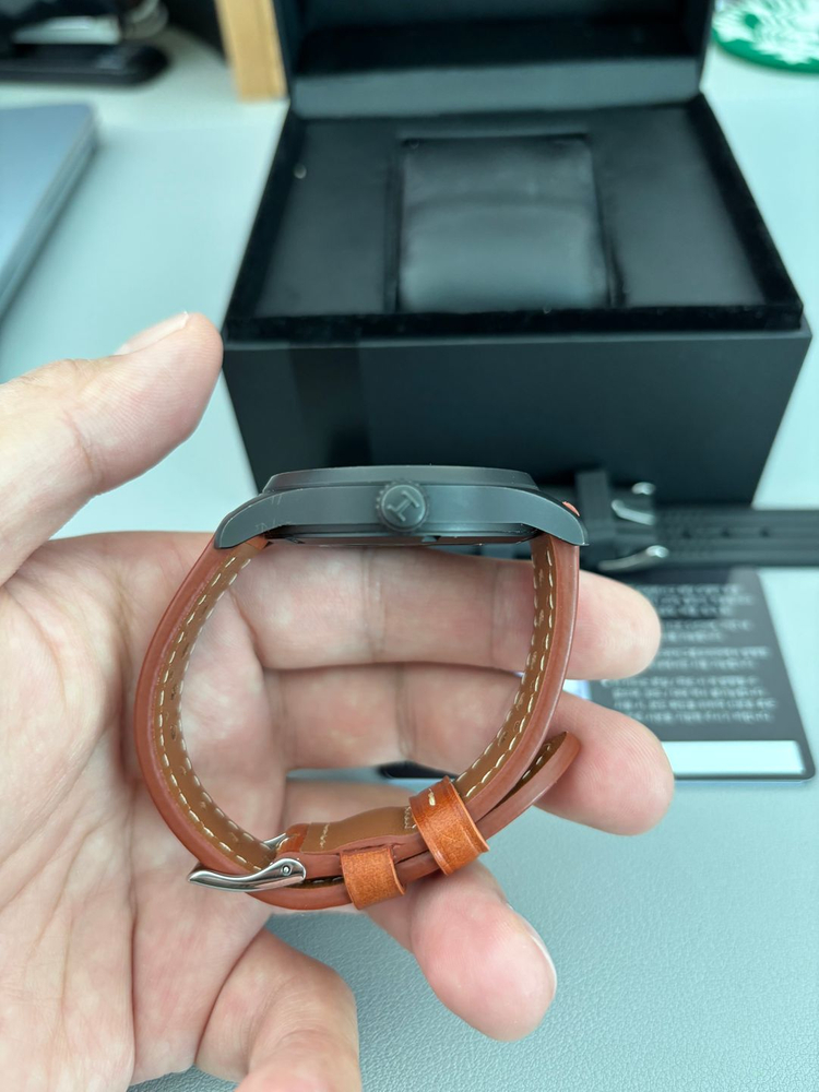 해밀턴 카키필드 티타늄 (19년 스탬핑) 상태 굿 판매합니다. 이미지