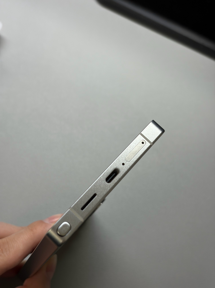 갤럭시 S25 울트라 512 자급제 화이트실버 (갤럭시 핏3 실버 증정) 이미지