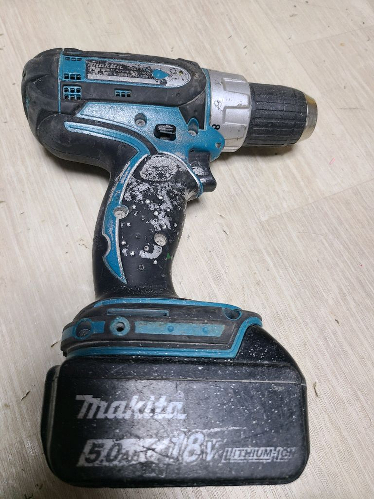 마끼다 18볼트 충전 스크류 드라이버 드릴 세트 이미지