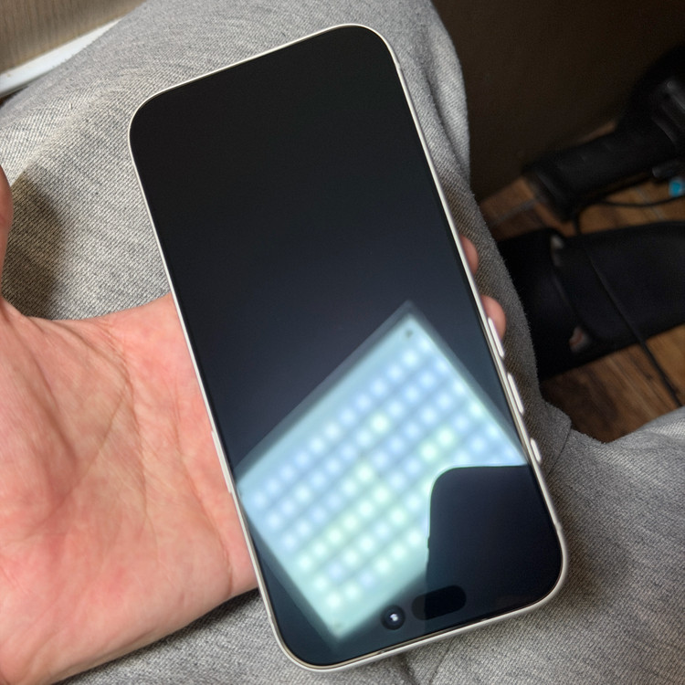 아이폰 17 프로 256GB 실버 풀박스 자급제--9