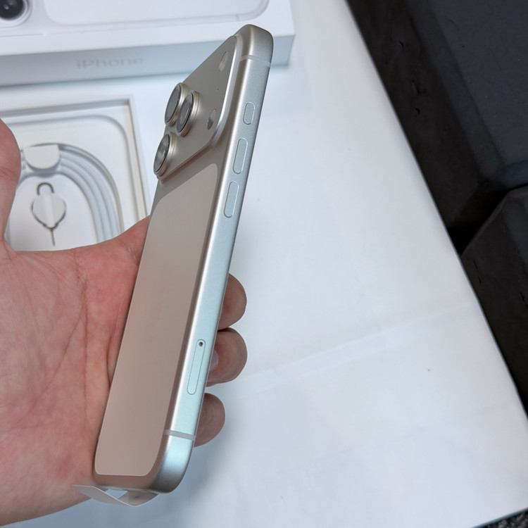 아이폰 17 프로 256GB 실버 풀박스 자급제--3