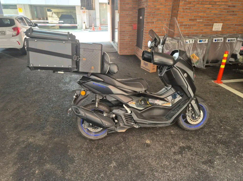 개인 nmax125 25년식--2