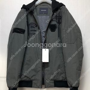 버커루, 항공 점퍼/그레이 색상