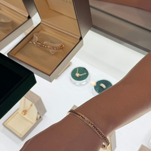 정품 불가리 비제로원 풀파베 팔찌 로즈골드 ML사이즈 이미지