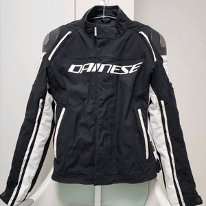 다이네즈 자켓 내피까지 깨끗해요