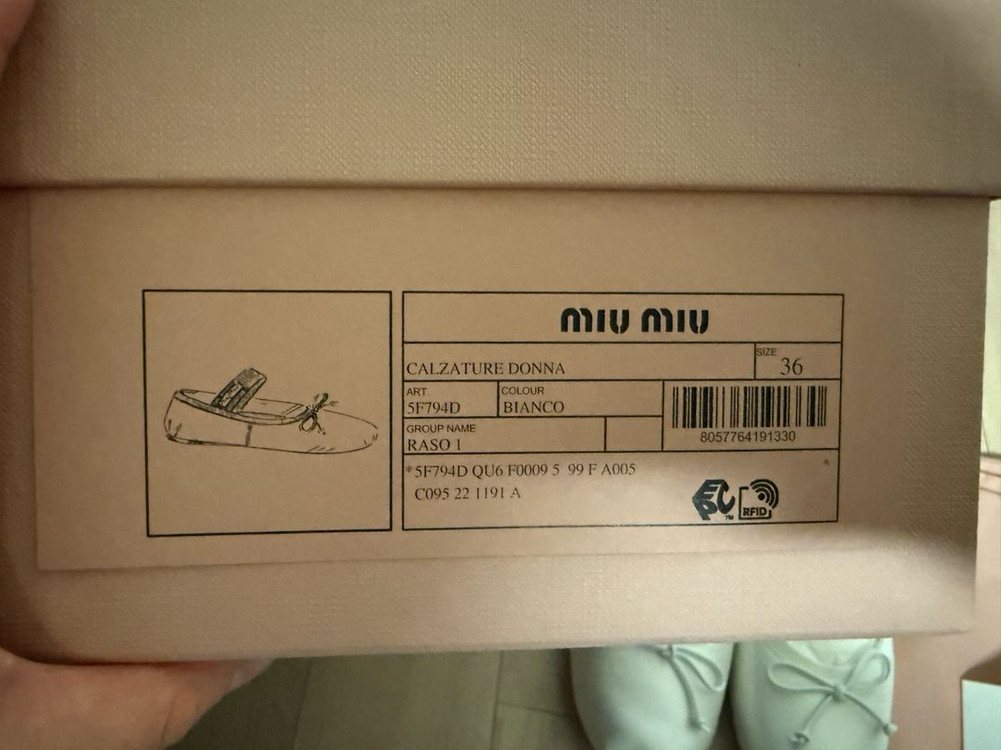 (정품) 미우미우 발레리나 새틴 플랫 슈즈 판매합니다 이미지