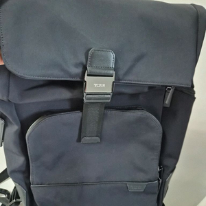 투미 tumi Osborn roll top 백팩 블랙 이미지