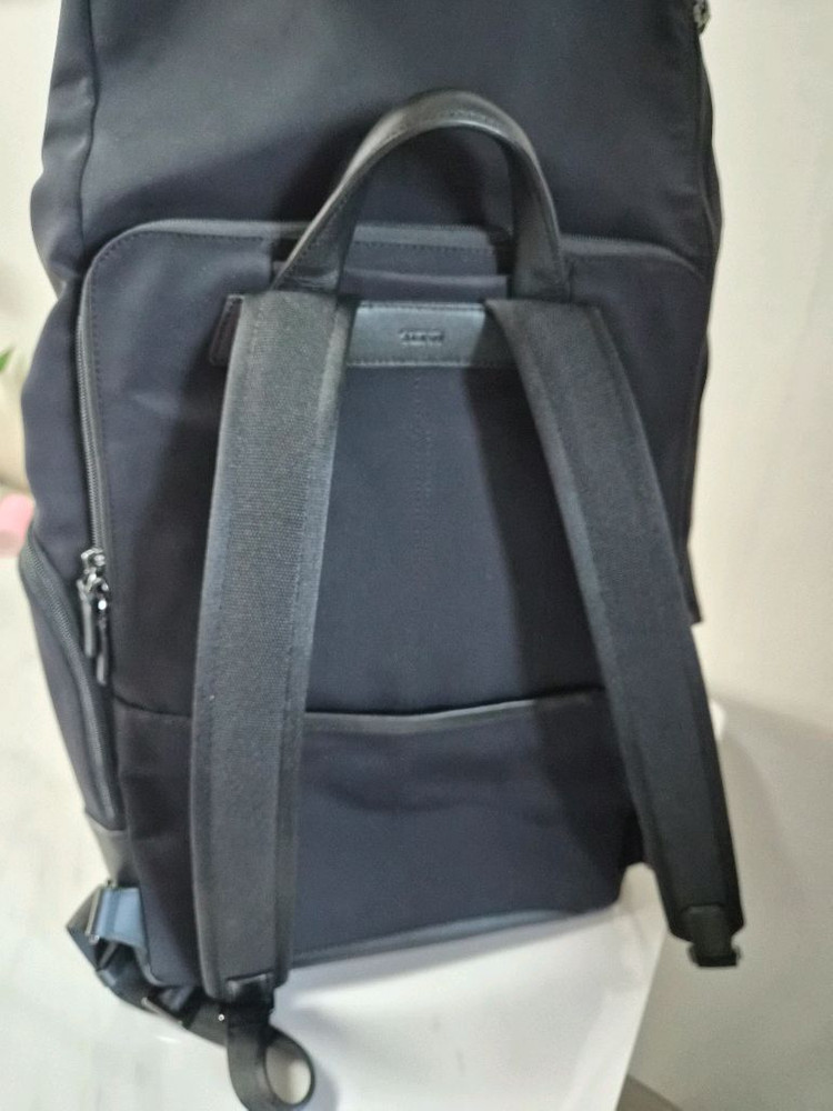 투미 tumi Osborn roll top 백팩 블랙 이미지