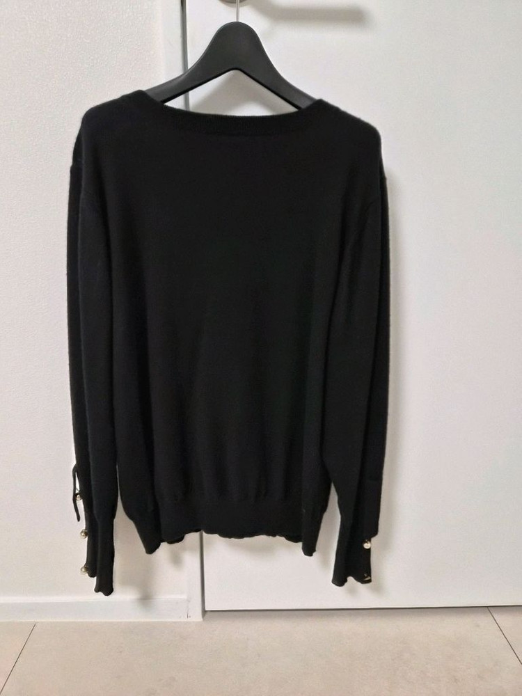 타임 진주 블랙 니트 이미지