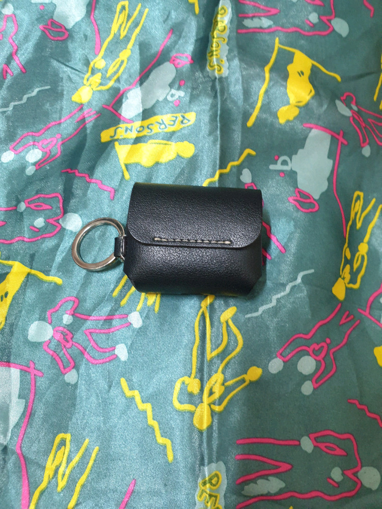 에어팟 4세대 노캔본체 +가죽케이스 (직거래 7,0)--1