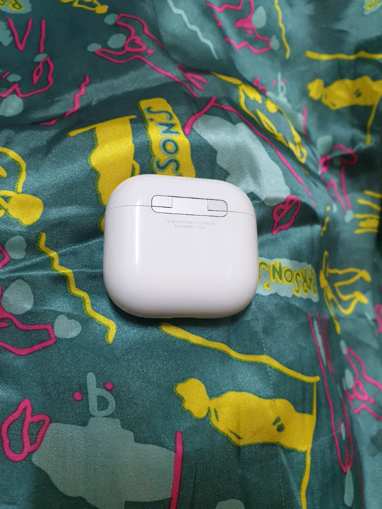 에어팟 4세대 노캔본체 +가죽케이스 (직거래 7,0)--4