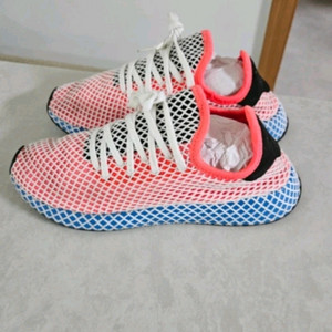 아디다스 디럽트러너 270 이미지