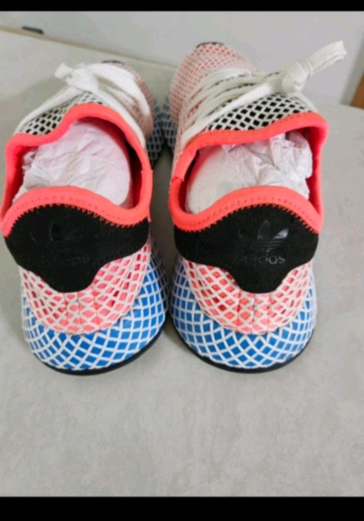 아디다스 디럽트러너 270 이미지