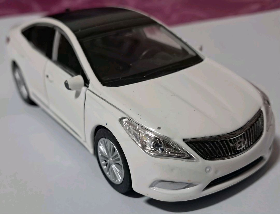 1:38 현대 그랜저(아제라) 국산미니카 다이캐스트 판매합니다. 이미지