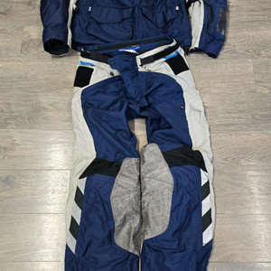 BMW 정품 랠리복 상의 56 / 하의 54 판매합니다