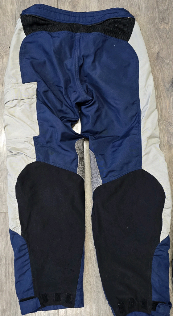 BMW 정품 랠리복 상의 56 / 하의 54 판매합니다--6