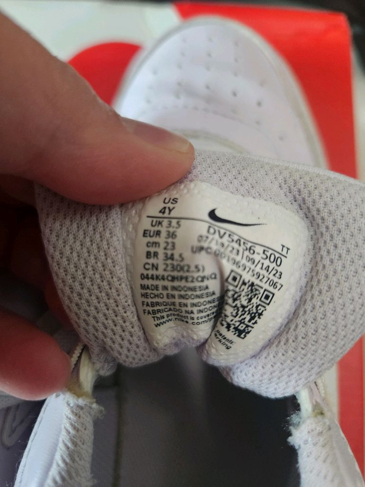 나이키 연보라 230(225) 반택포 이미지