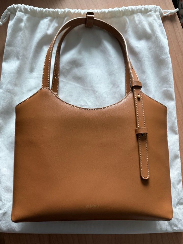 드메리엘 베네타 소프트백 이미지