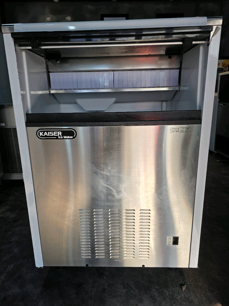 카페사용(카이저)공냉식 135키로 제빙기 판매합니다 이미지