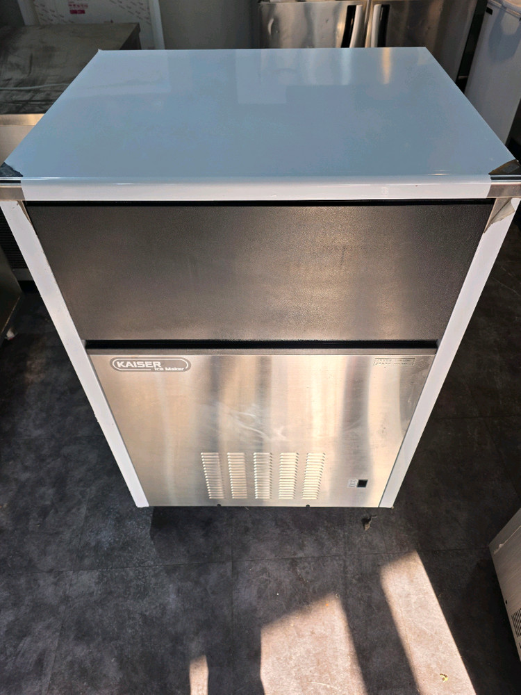 카페사용(카이저)공냉식 135키로 제빙기 판매합니다 이미지