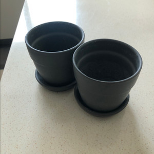 짙은 그레이 화분 2개 세트입니다