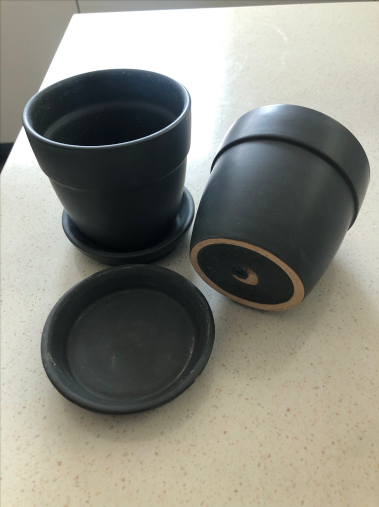 짙은 그레이 화분 2개 세트입니다--1