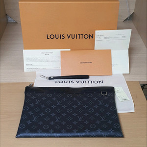 루이비통 이클립스 클러치백 새상품급 정품(영수증O)구찌프라다루이비통디올고야드샤넬셀린느보테가생로랑발렌시아가버버리가방 이미지