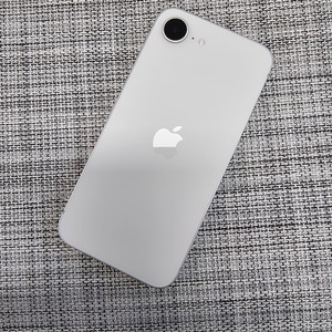 (새상품컨디션) 아이폰16E 256G 화이트 배터리99% 무기스 무찍힘 정상해지 초S급 선물용 73만팝니다@