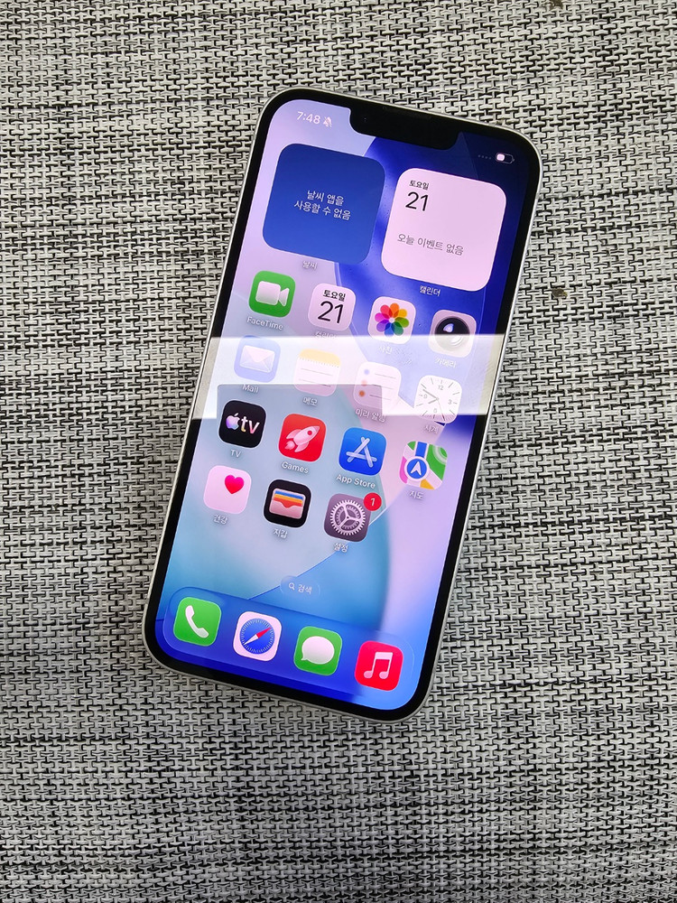 (새상품컨디션) 아이폰16E 256G 화이트 배터리99% 무기스 무찍힘 정상해지 초S급 선물용 73만팝니다@--1