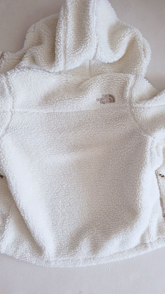 여아 봄 의류 일괄(노스페이스 키즈 후리스140, 헤지스 키즈 경량패딩 145 등) 이미지