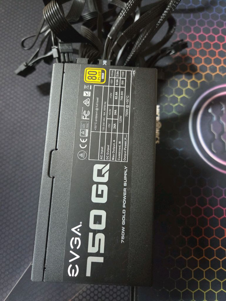 EVGA 750W 풀모듈러 골드 파워서플라이 이미지
