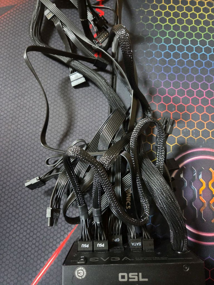 EVGA 750W 풀모듈러 골드 파워서플라이 이미지