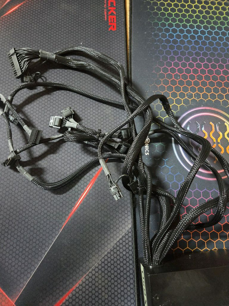 커세어 CX650 650W 파워서플라이 이미지