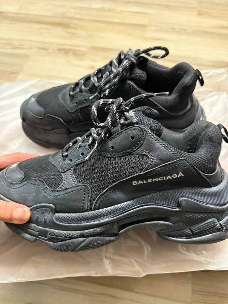 발렌시아가 트리플S 41 더티블랙 270 이미지